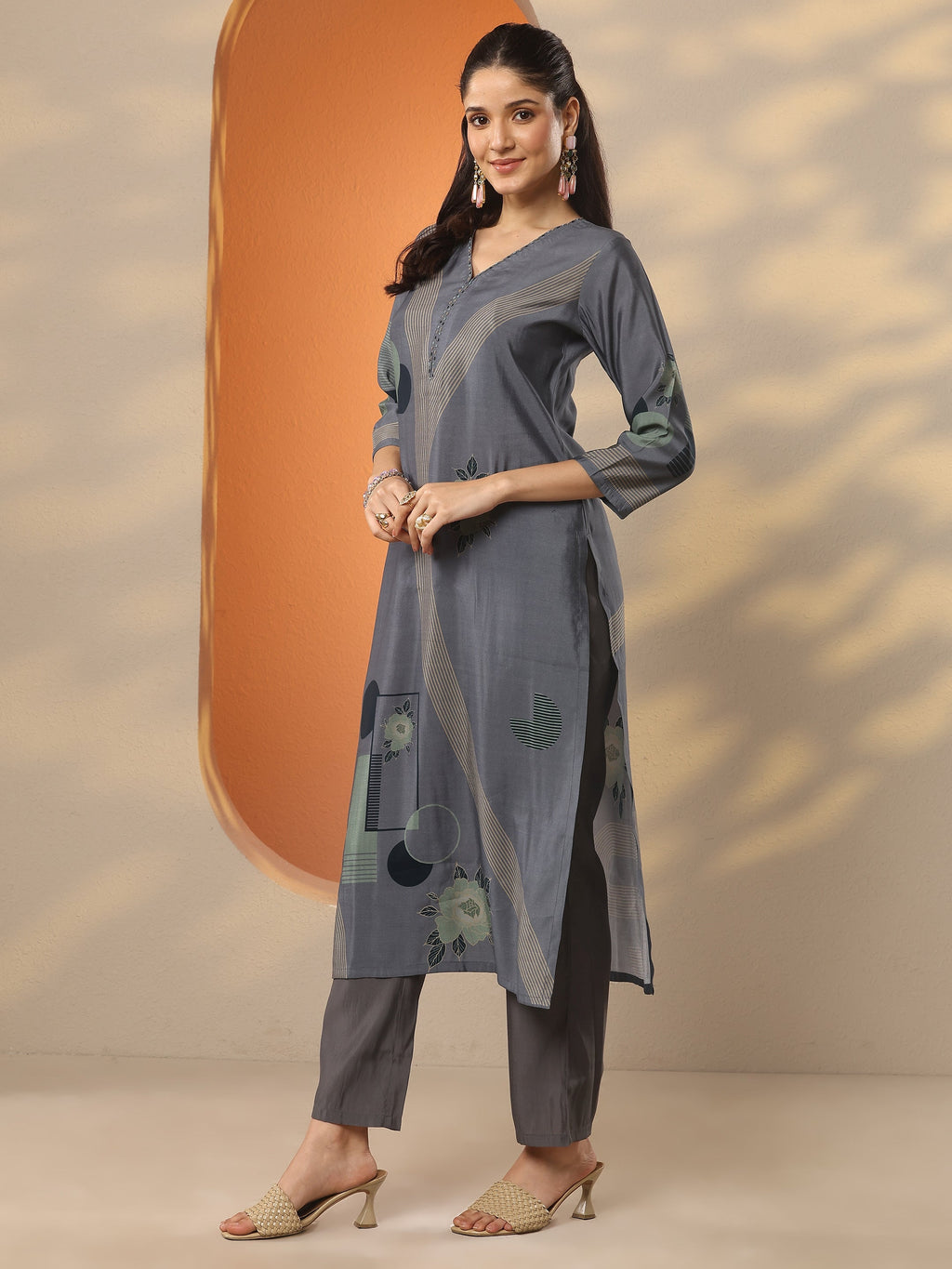 Gerua Grey Printed Silk Blend Straight Kurta