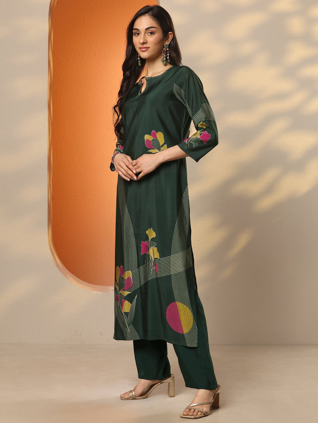 Gerua Green Printed Silk Blend Straight Kurta