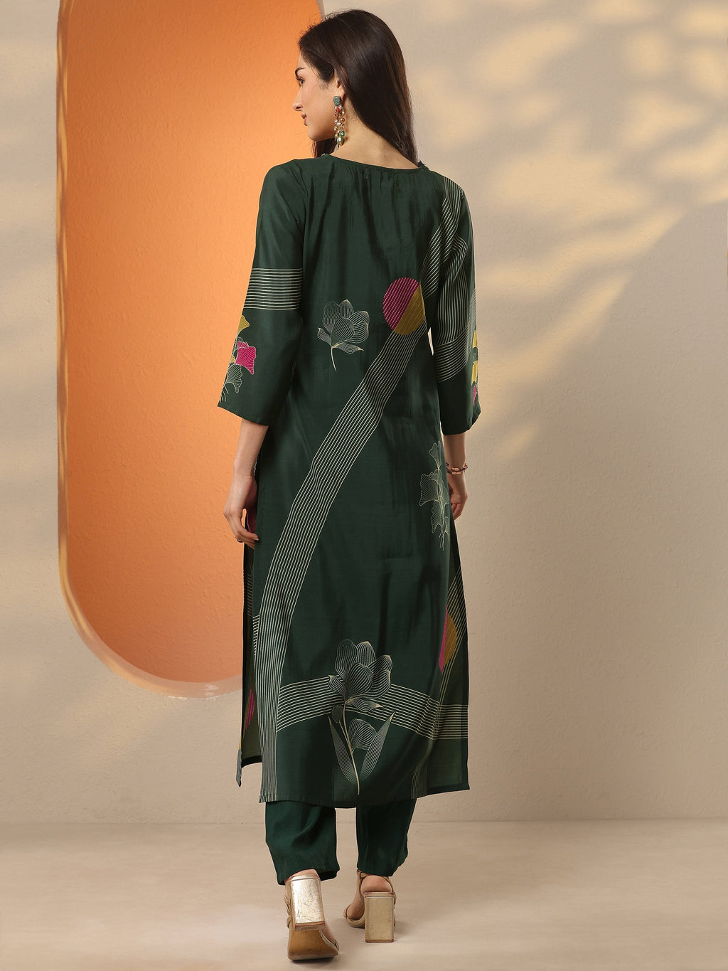 Gerua Green Printed Silk Blend Straight Kurta