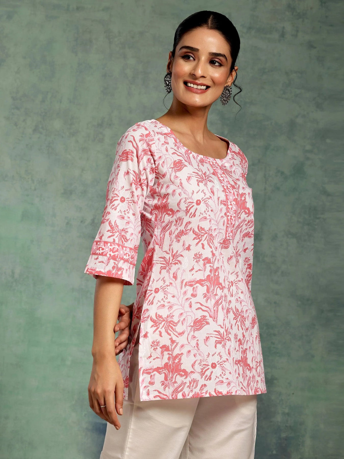 Gerua White Printed Straight Kurti P23