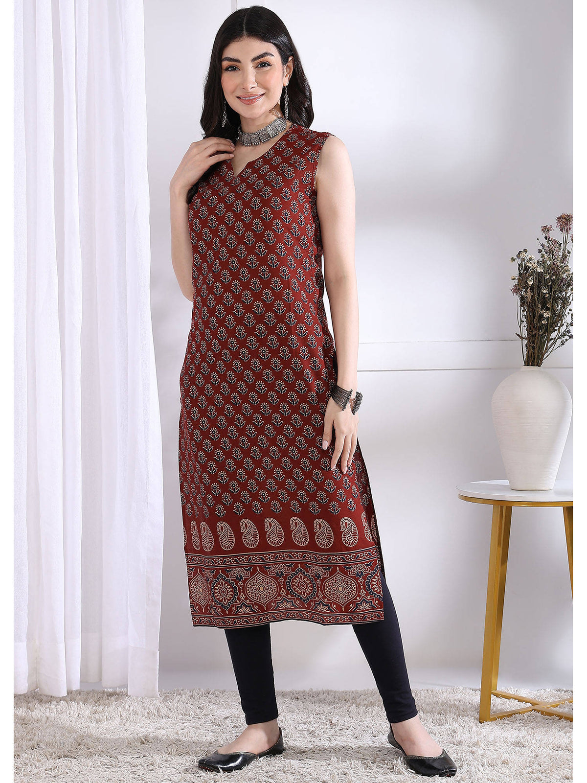 Women Black Floral Kurta | U3S - view 9