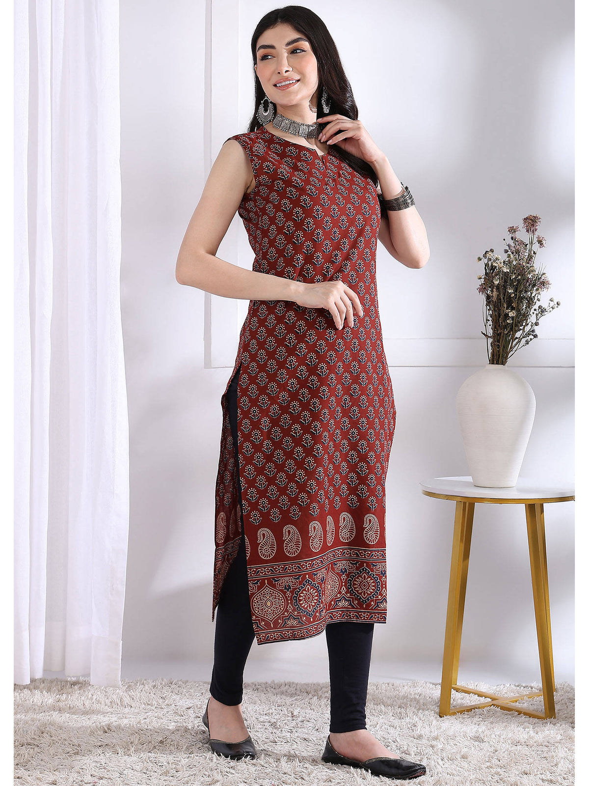 Women Maroon Floral Kurta | FY93 - view 3