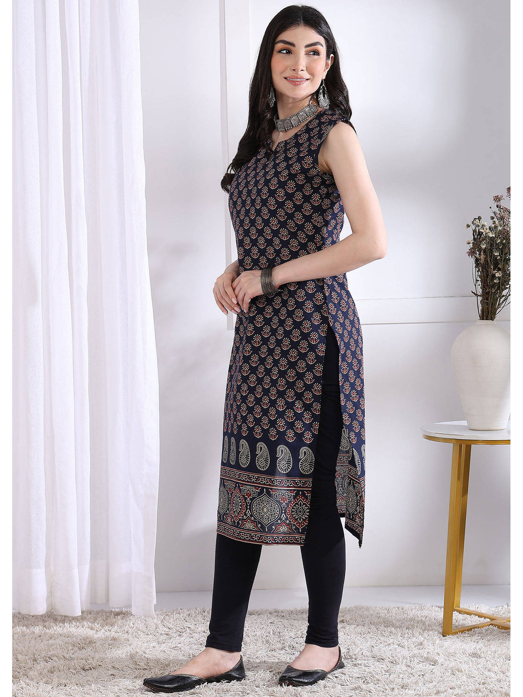 Women Maroon Floral Kurta | KDG - view 12