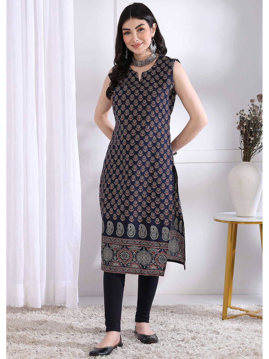 Women Maroon Floral Kurta | KDG - view 14