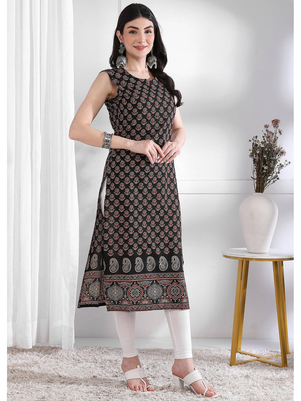 Women Black Floral Kurta | U3S - view 3