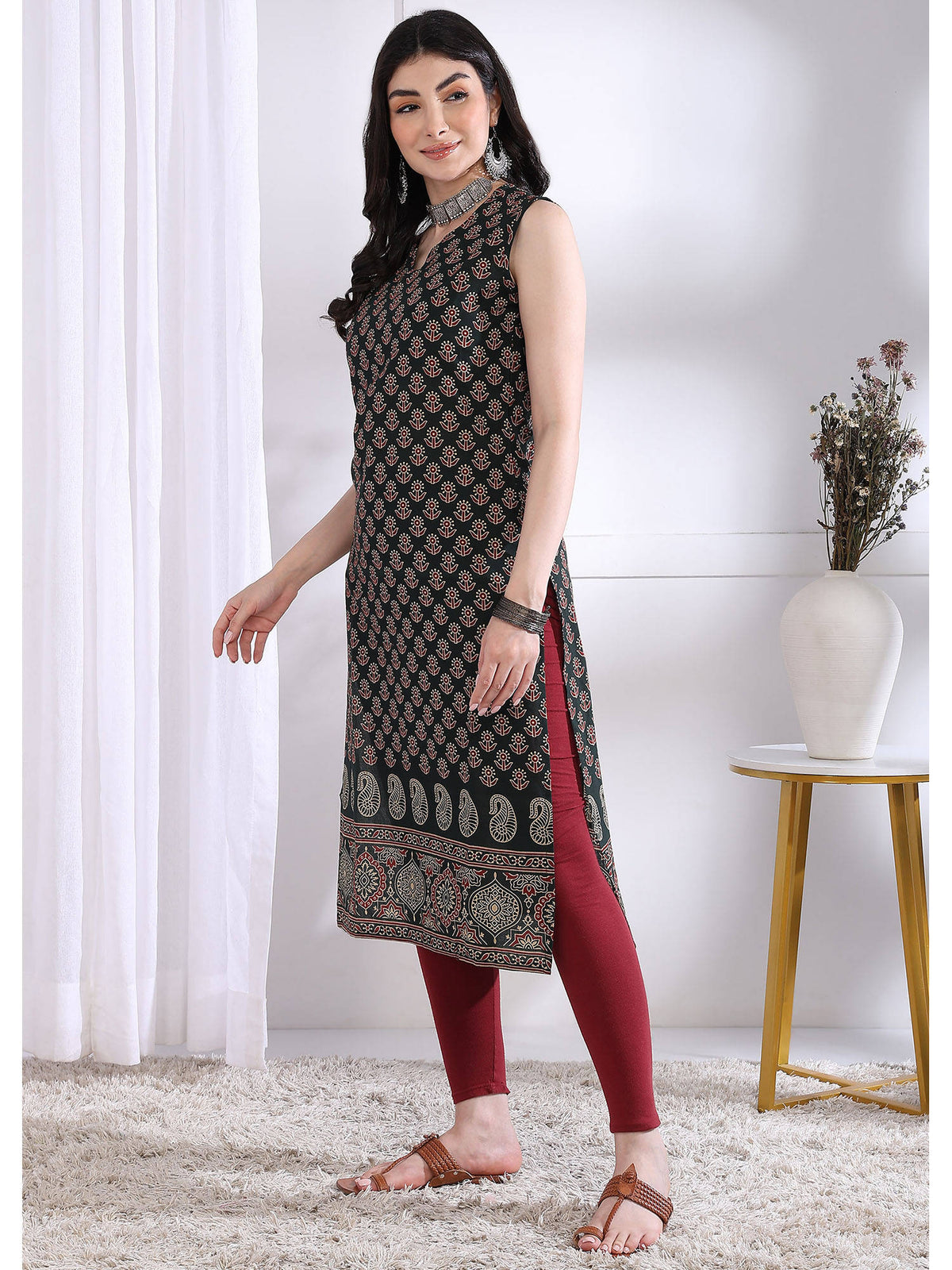 Women Maroon Floral Kurta | KDG - view 29