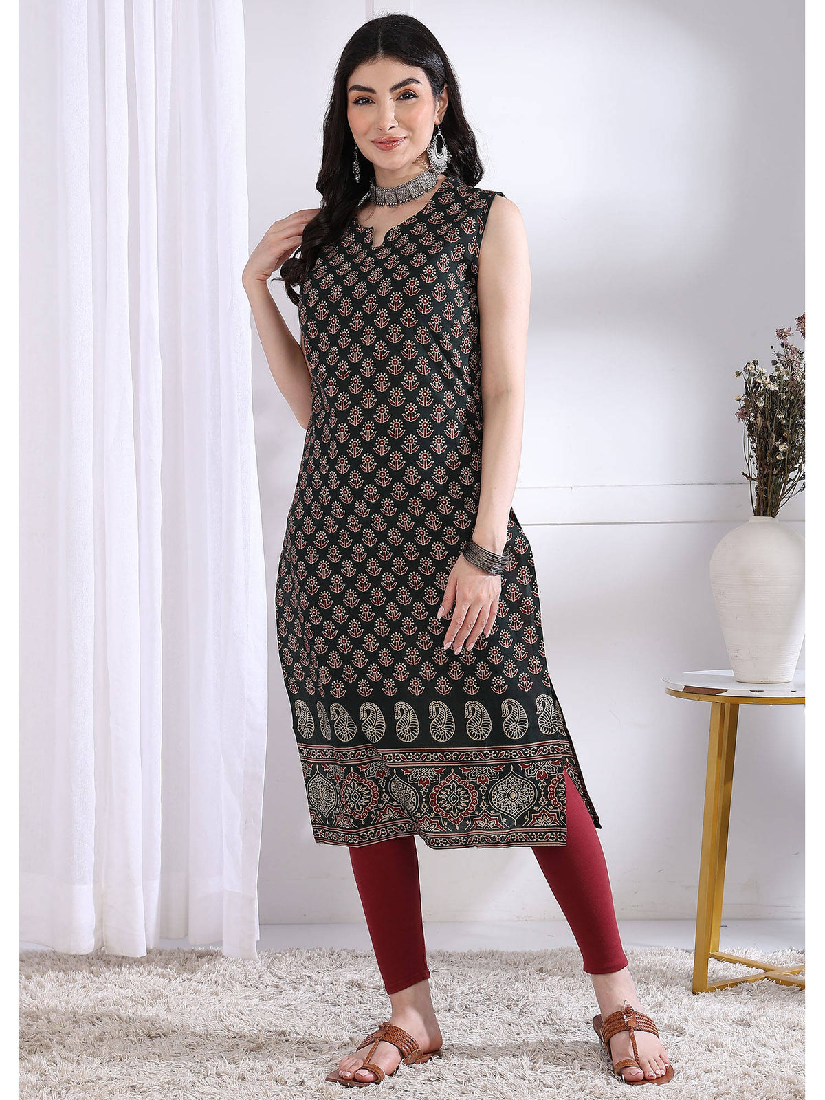 Women Maroon Floral Kurta | KDG - view 33