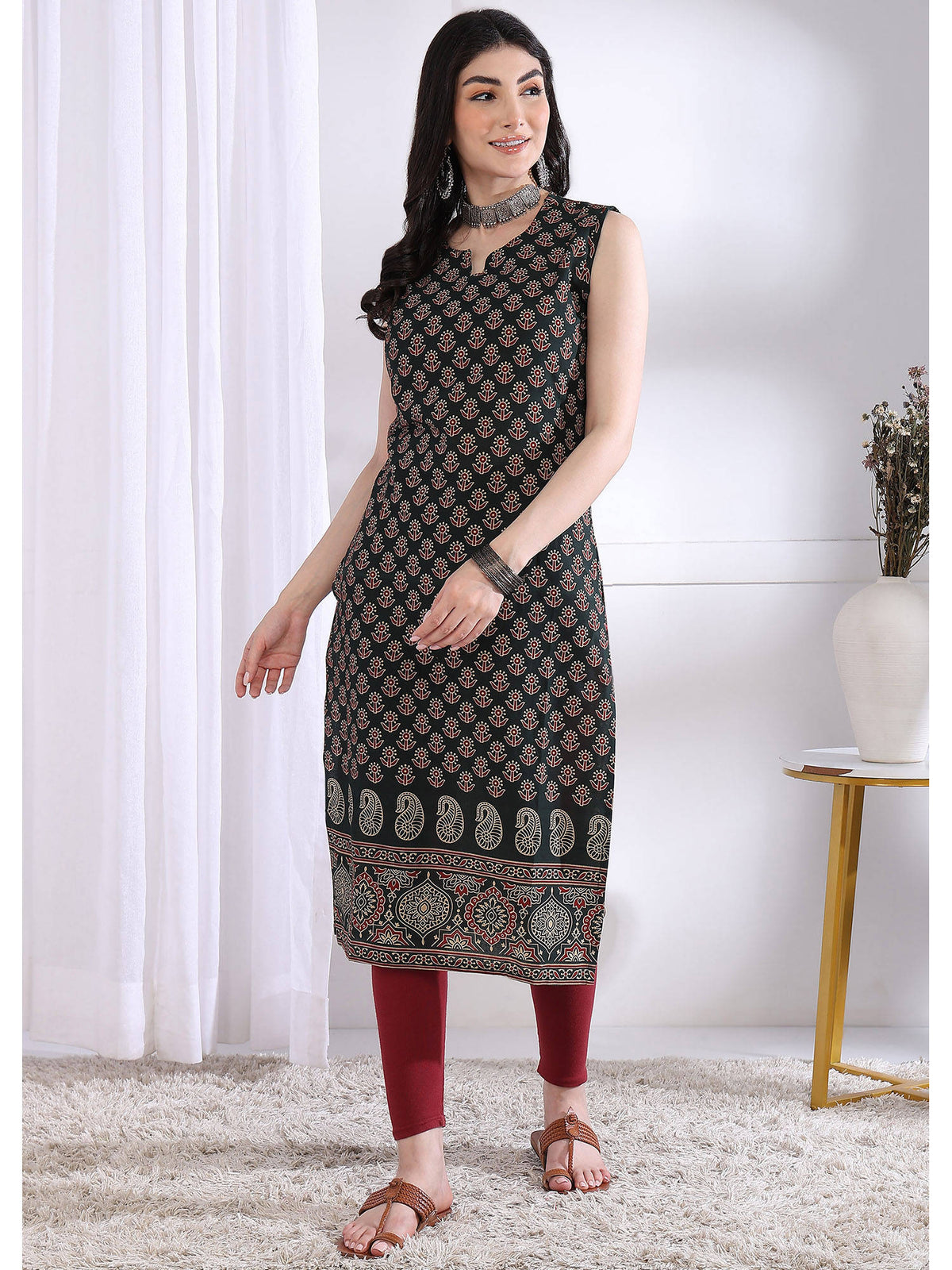Women Maroon Floral Kurta | KDG - view 34