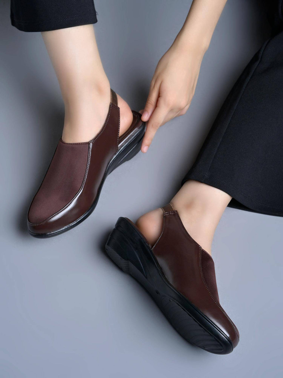 Women’s Brown Closed-Toe Slingback Block Sanadals Heels | H78 - view 2