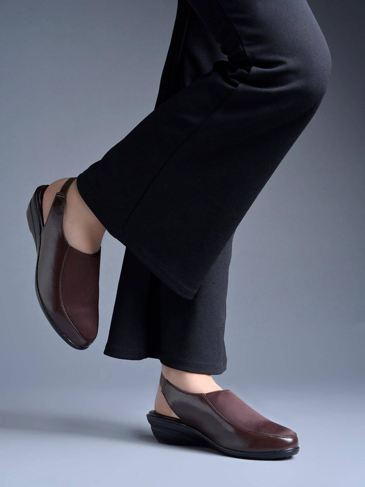 Women’s Brown Closed-Toe Slingback Block Sanadals Heels | H78 - view 4