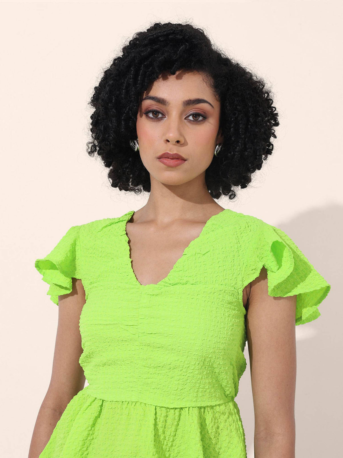 Green Textured V-Neck Peplum Top | pt51 - view 5