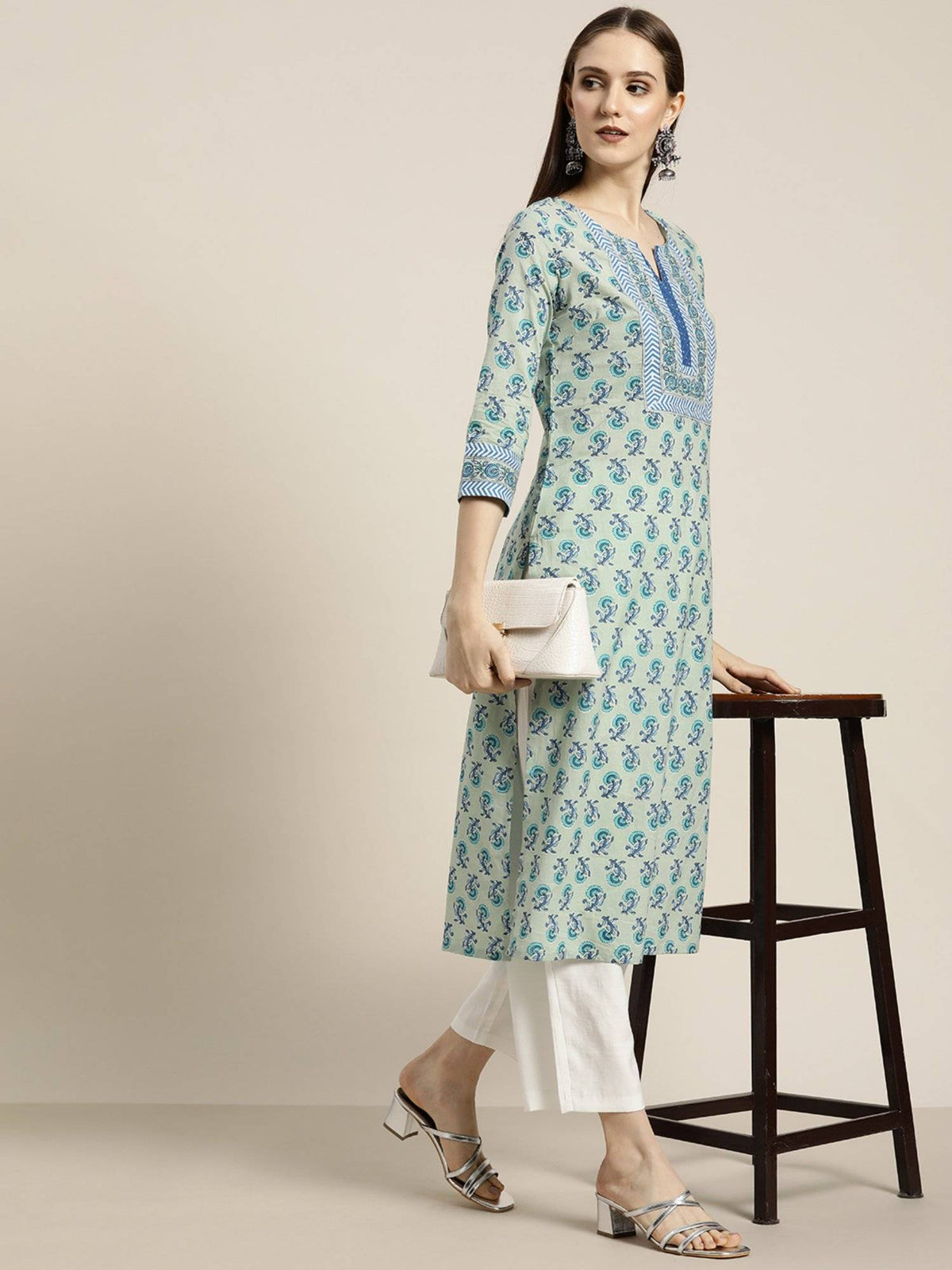 Women Blue Floral Printed Straight Kurta | U3S - view 5