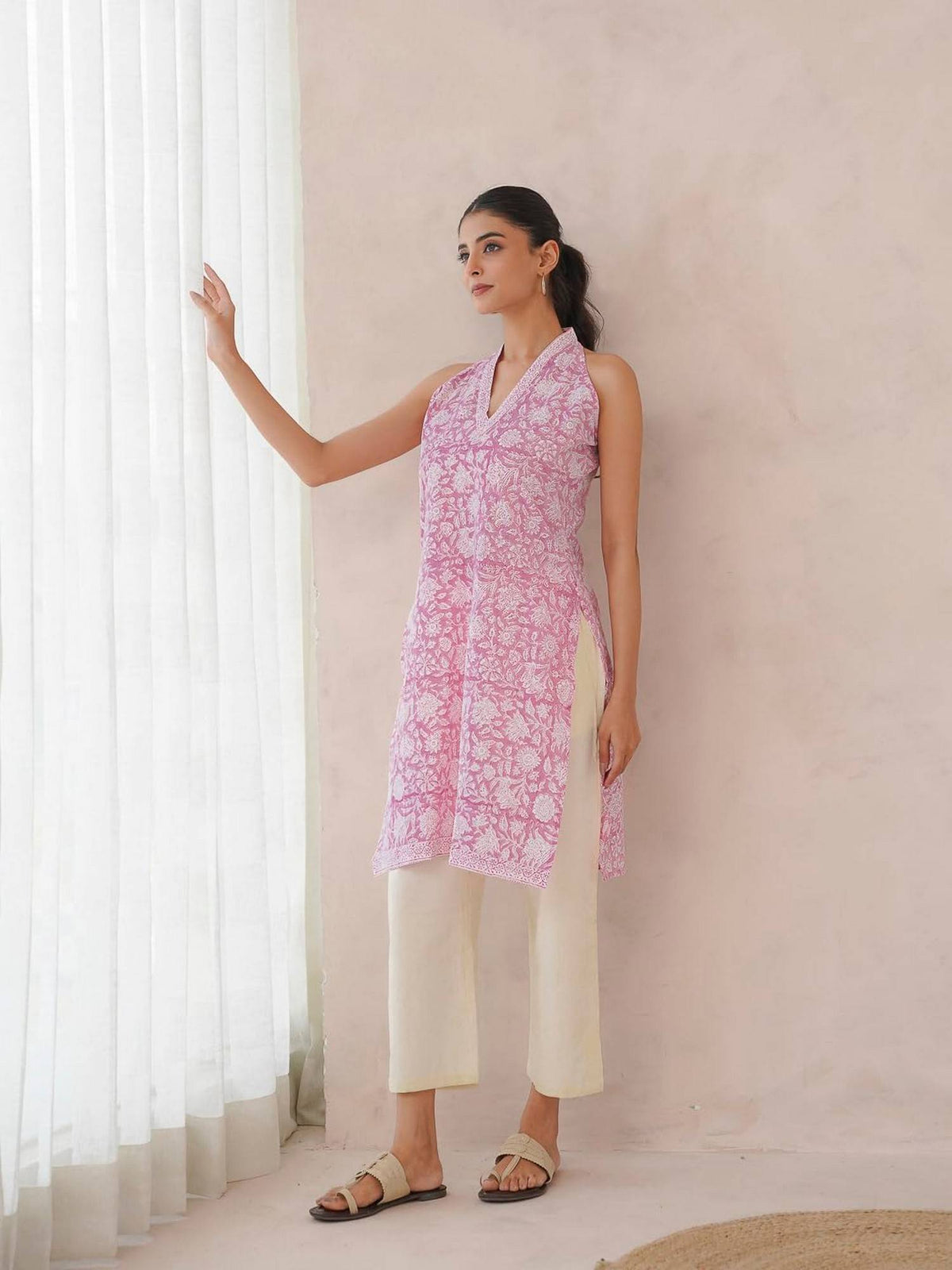 Women Indigo V-Neck Sleeveless Kurta | FY93 - view 6