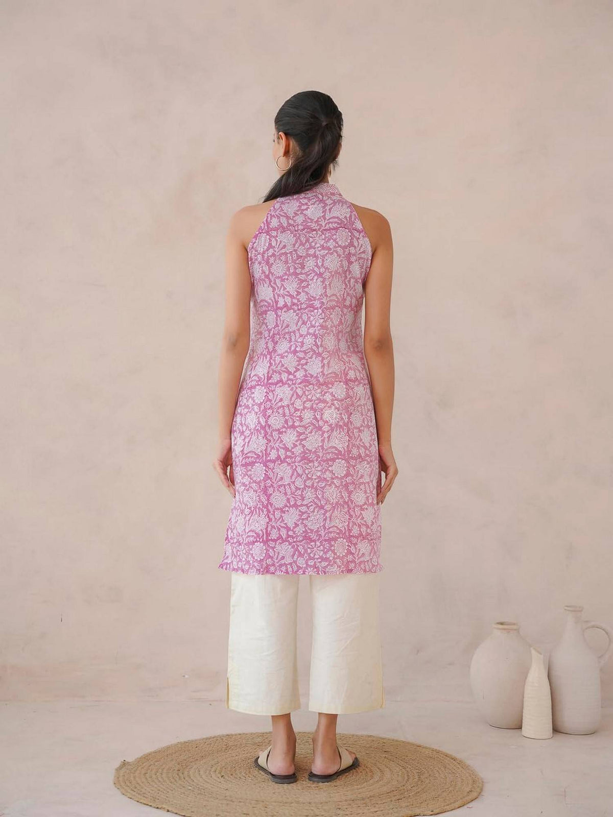 Women Indigo V-Neck Sleeveless Kurta | FY93 - view 9