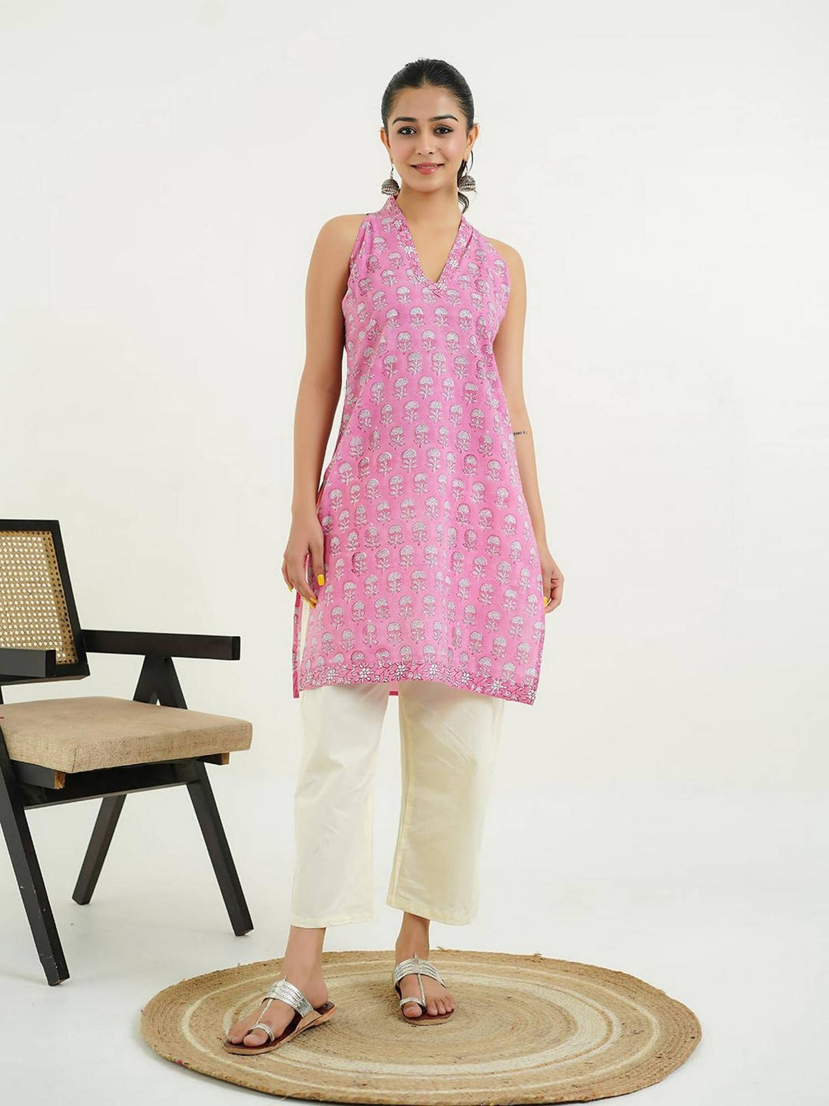Women Indigo V-Neck Sleeveless Kurta | U3S - view 17