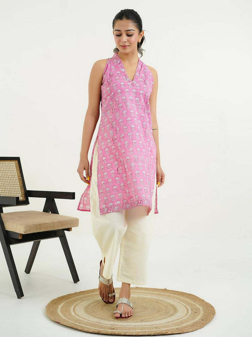 Women Indigo V-Neck Sleeveless Kurta | U3S - view 18