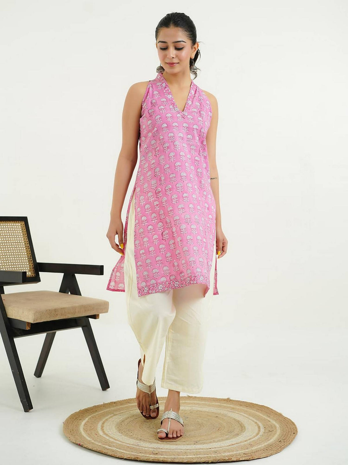 Women Indigo V-Neck Sleeveless Kurta | U3S - view 18