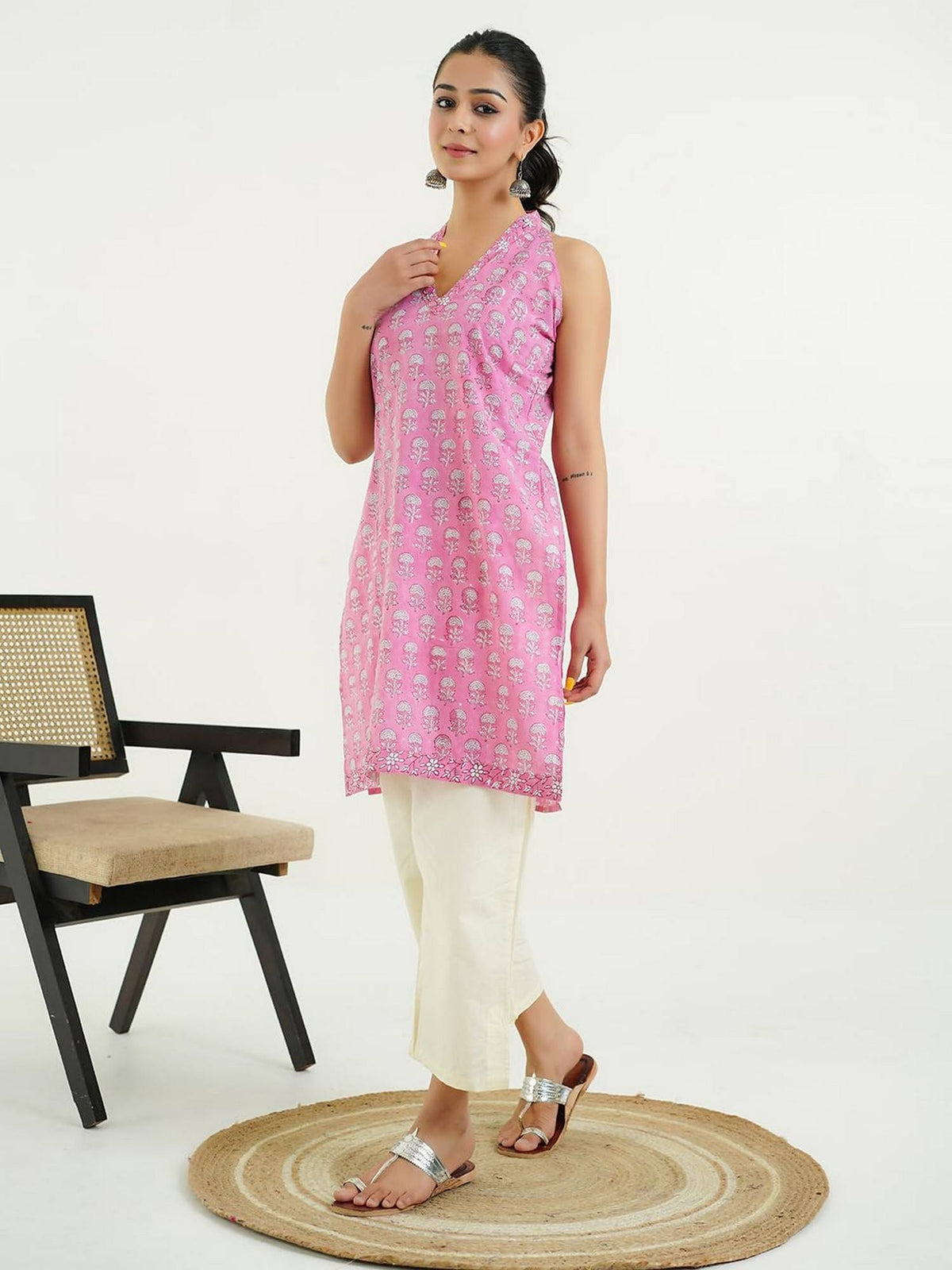 Women Indigo V-Neck Sleeveless Kurta | U3S - view 19