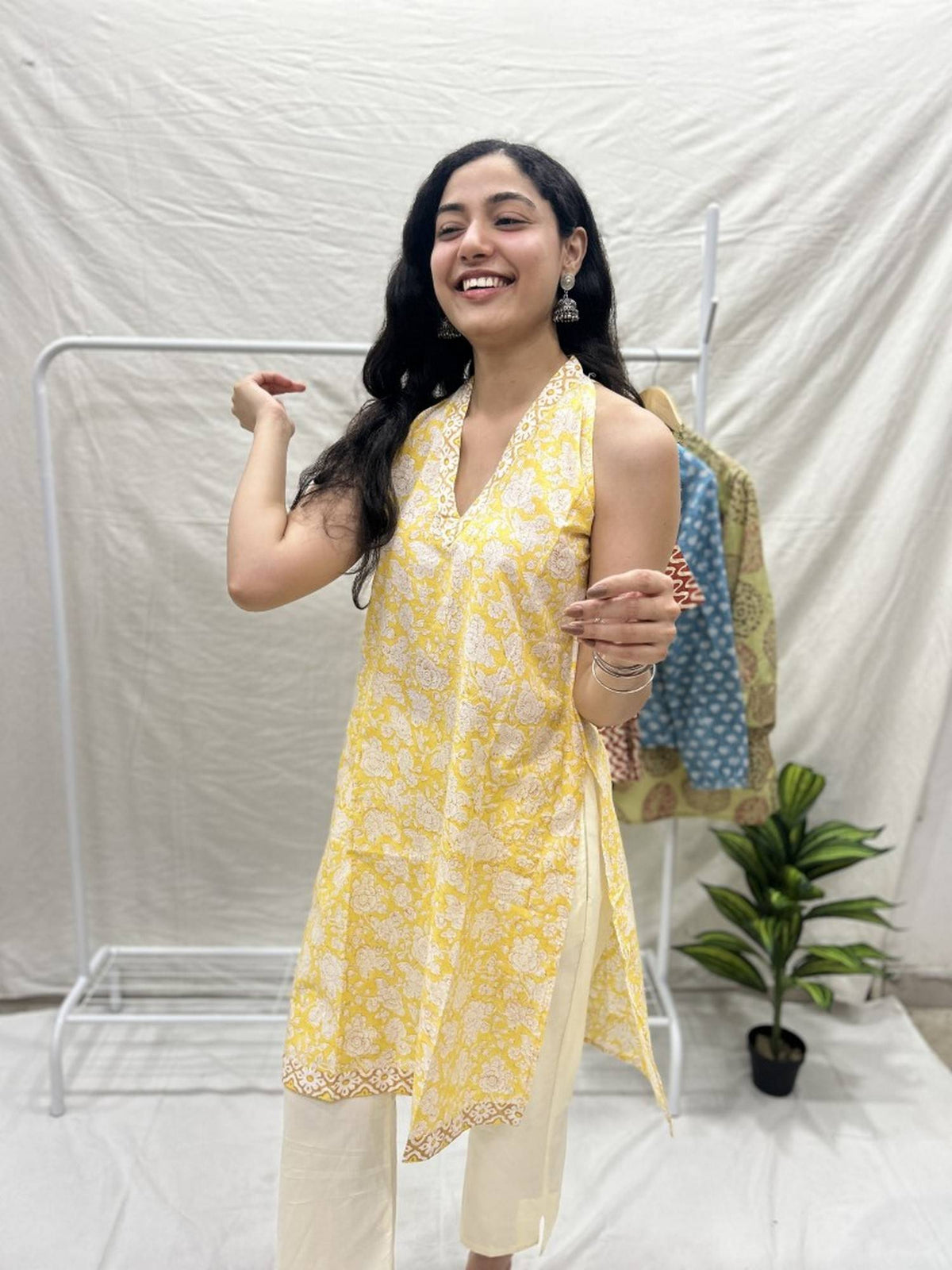 Women Indigo V-Neck Sleeveless Kurta | FY93 - view 36