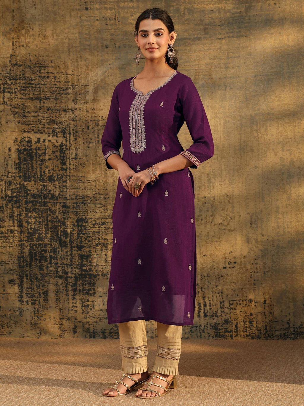 Red Embroidered Silk Blend Kurta | KDG - view 15