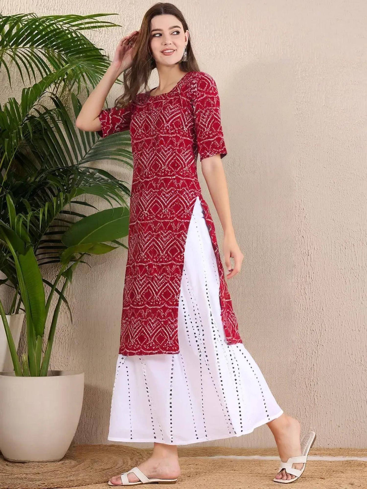 Women Stylish Crepe Printed Straight Kurta - Maroon | U3S - view 2