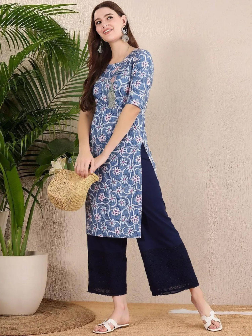 Women Stylish Crepe Printed Straight Kurta - Maroon | FY93 - view 6