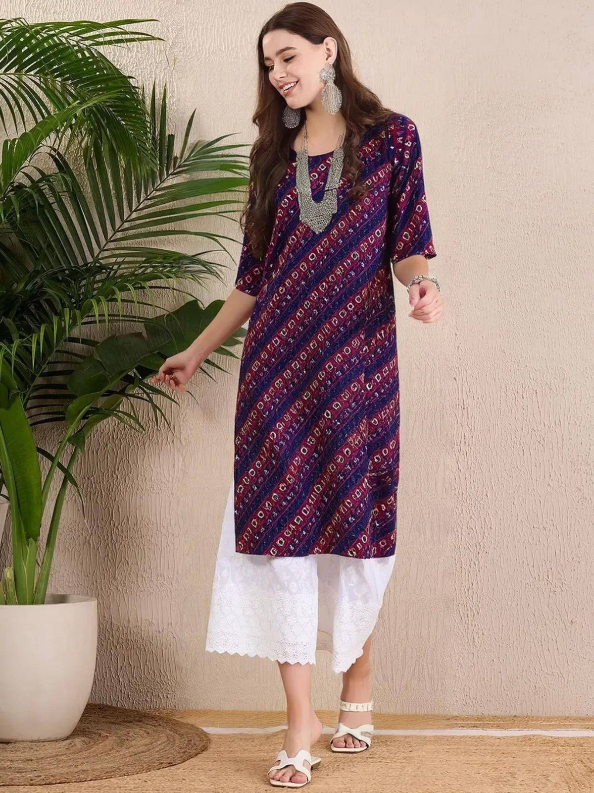 Women Stylish Crepe Printed Straight Kurta - Blue | FY93 - view 1