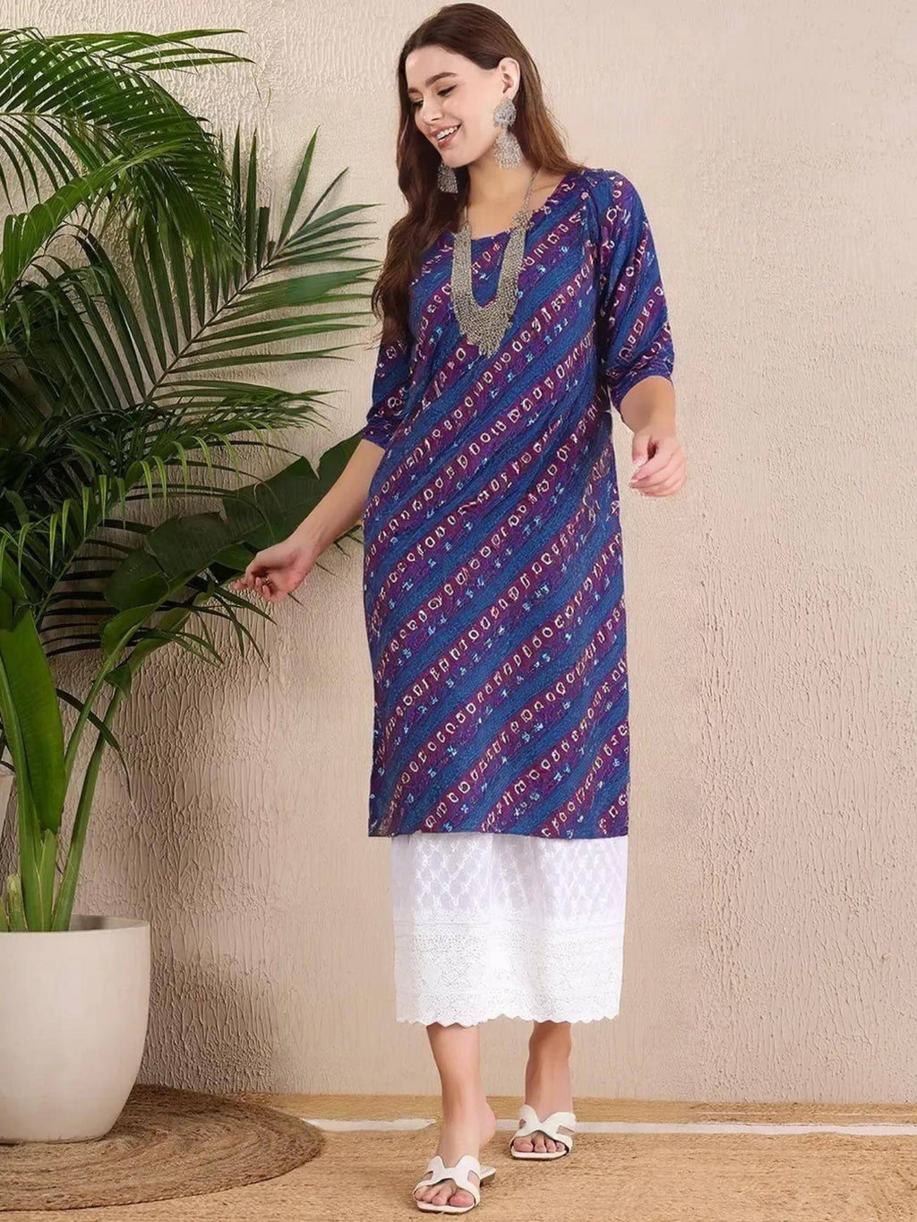 Women Stylish Crepe Printed Straight Kurta - Blue | FY93 - view 1
