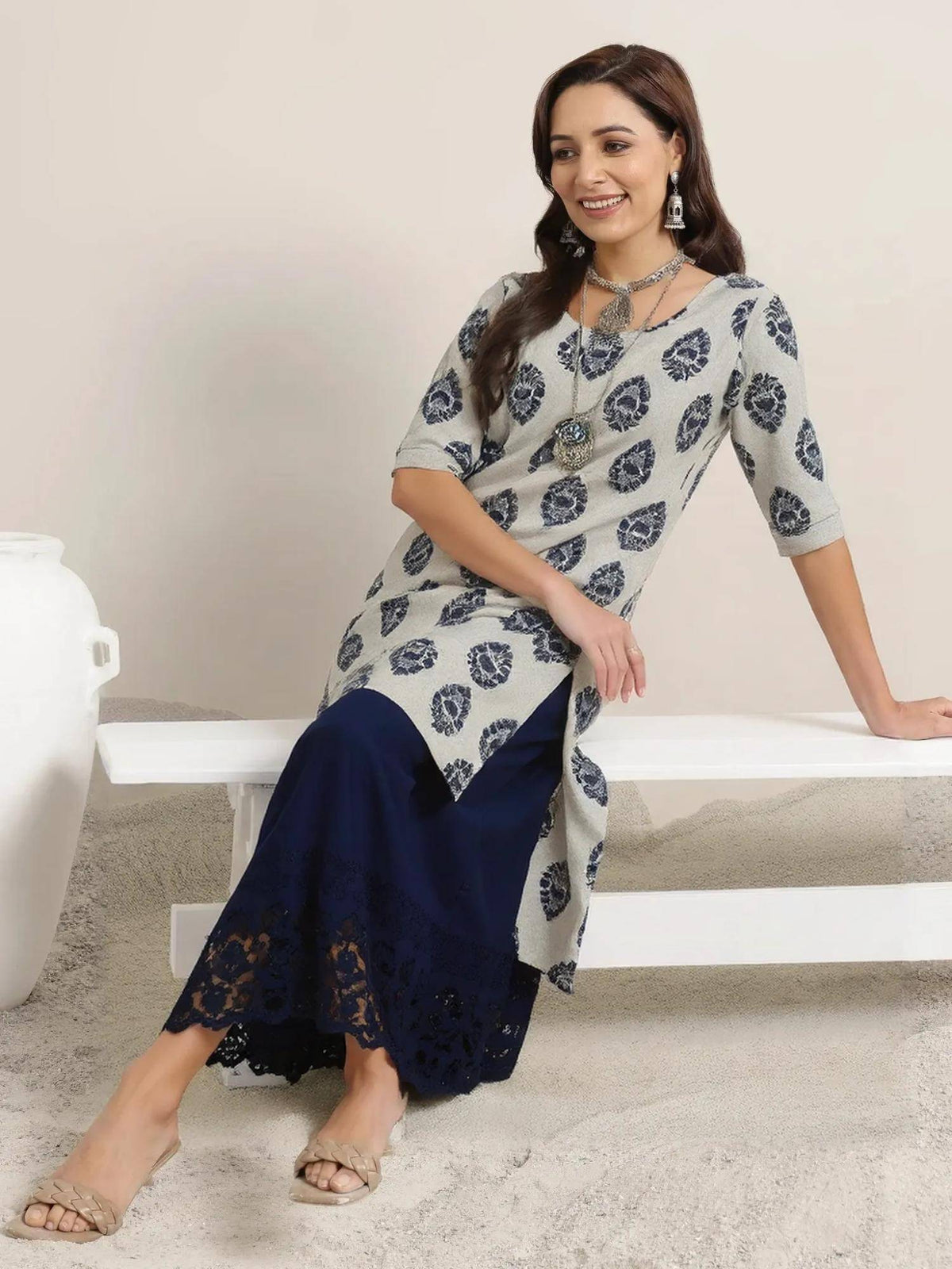 Women Stylish Crepe Printed Straight Kurta - Beige | U3S - view 4