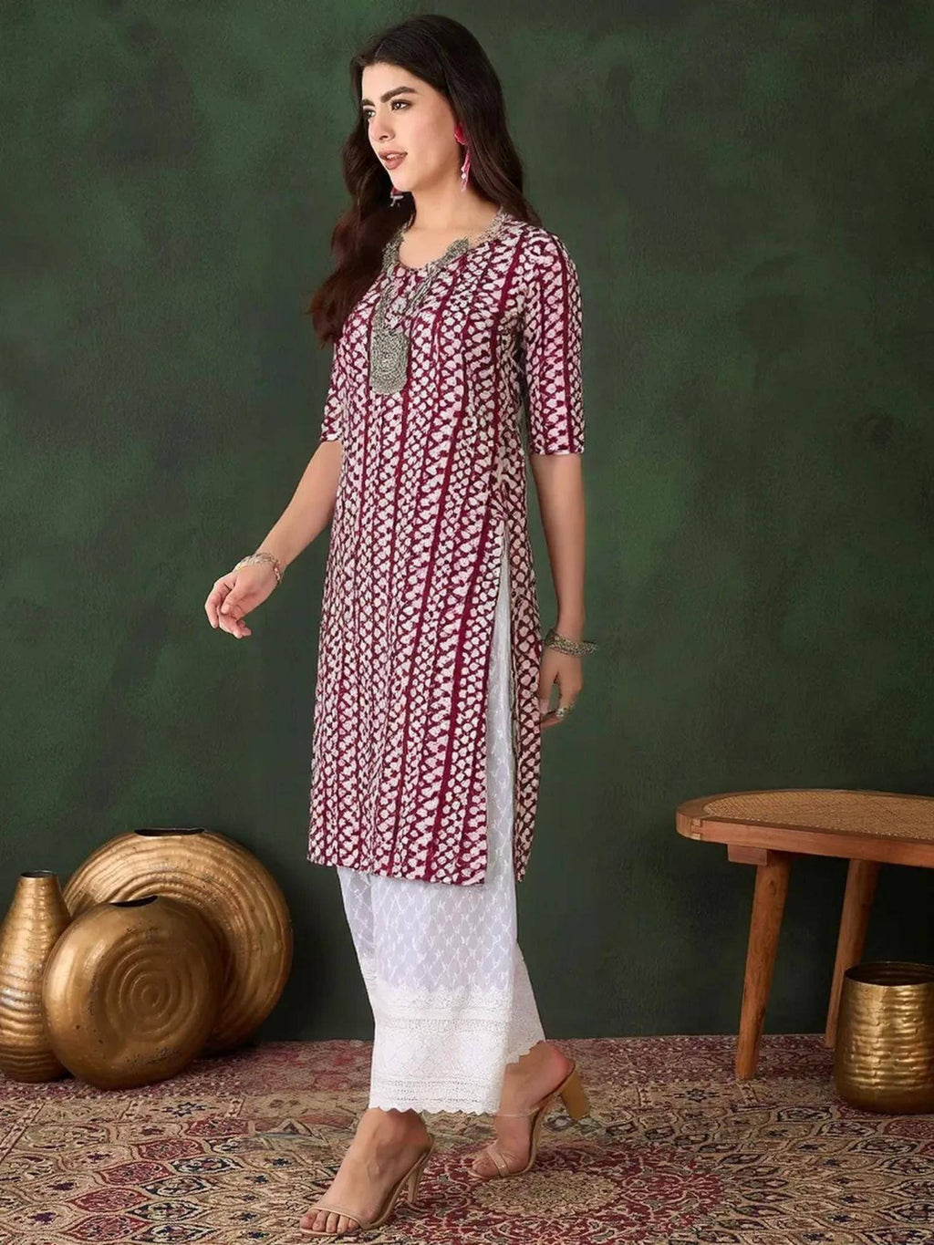 Women Stylish Crepe Printed Straight Kurta - Purple | U3S - view 3