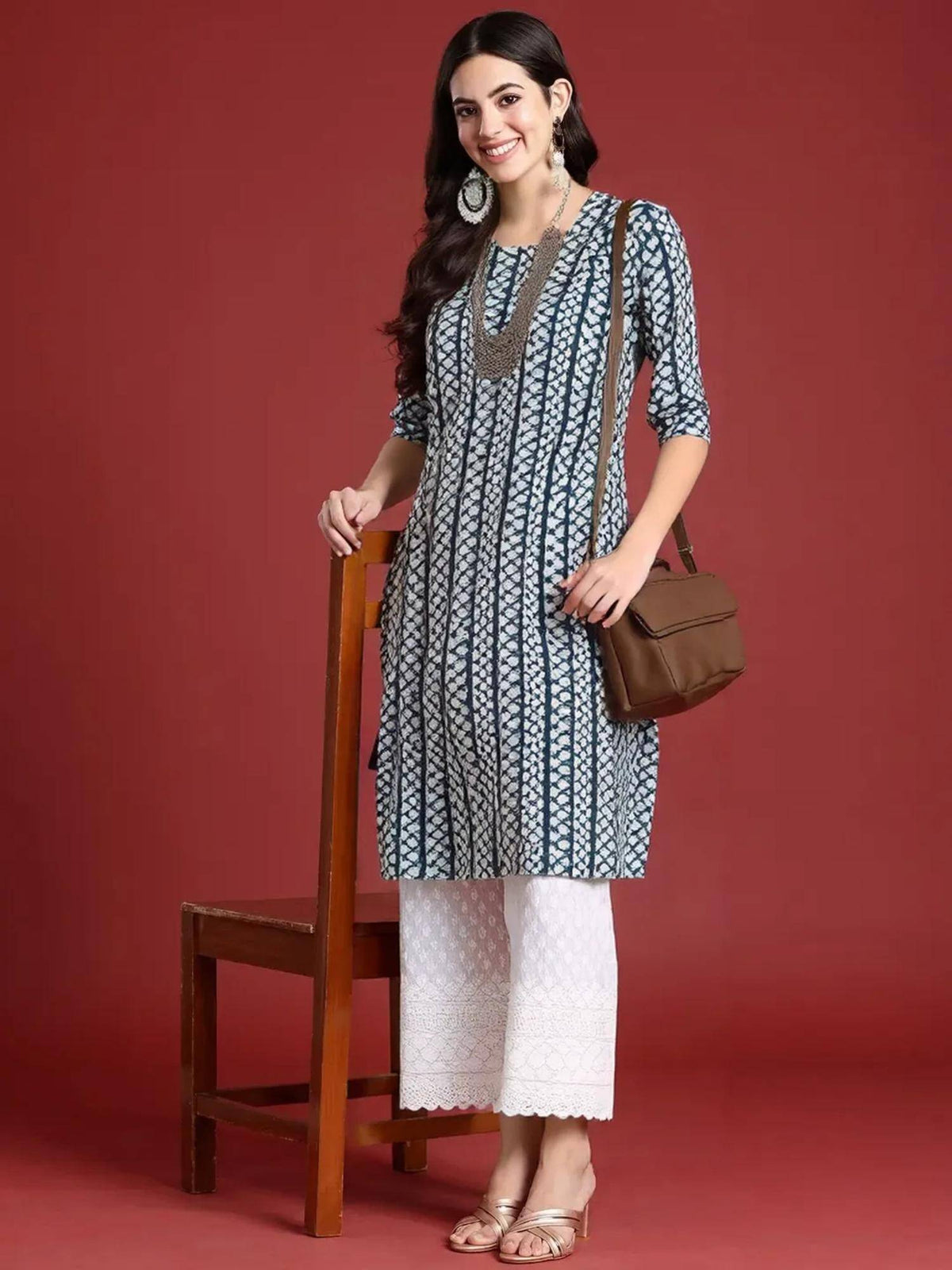 Women Stylish Crepe Printed Straight Kurta - Purple | U3S - view 5