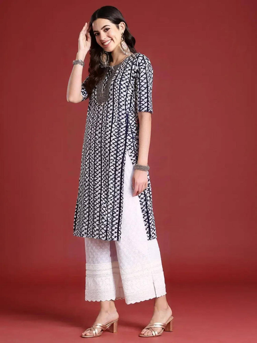 Women Stylish Crepe Printed Straight Kurta - Purple | U3S - view 6