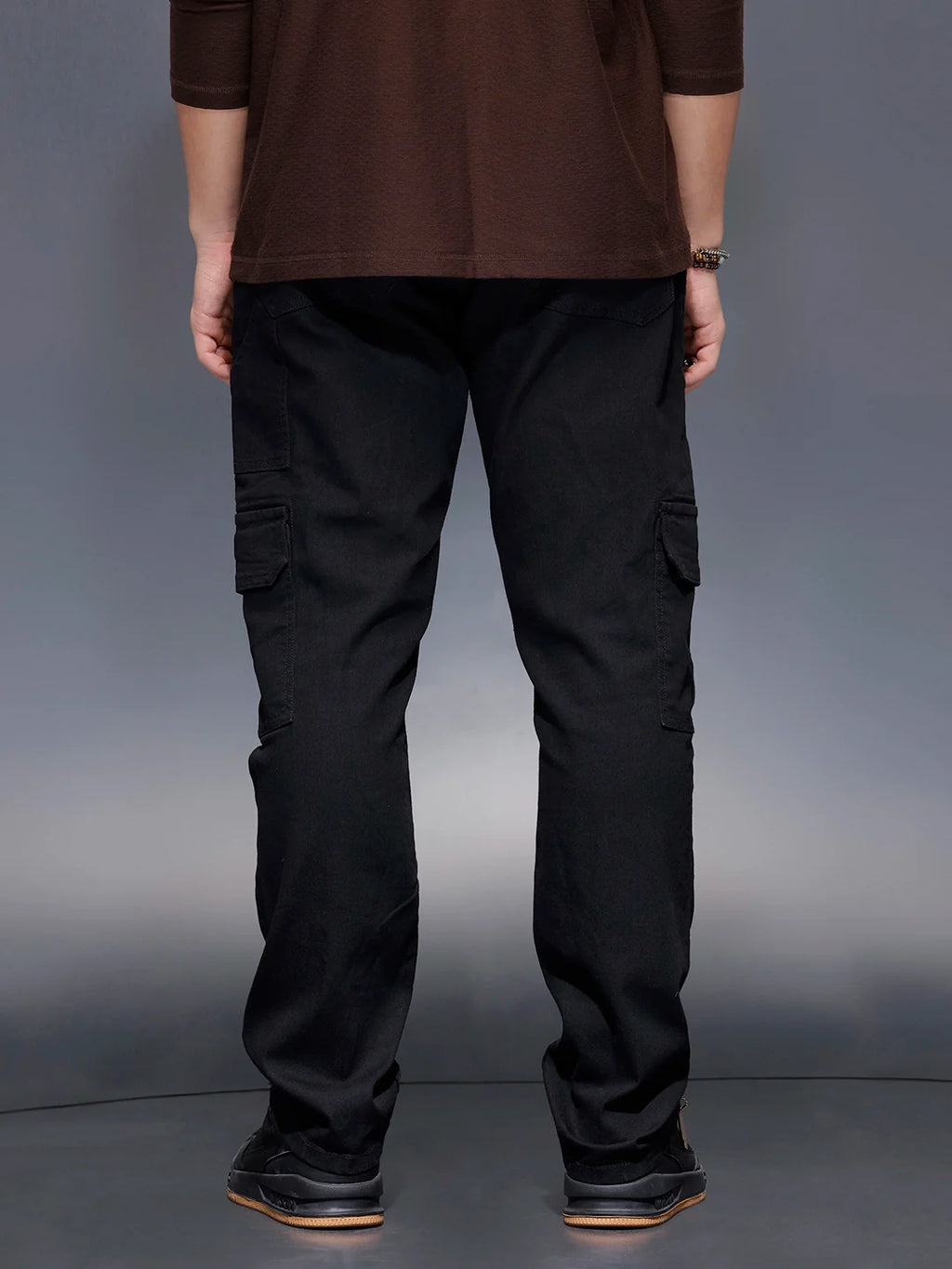 Men’s solid black cargo trouser | Black