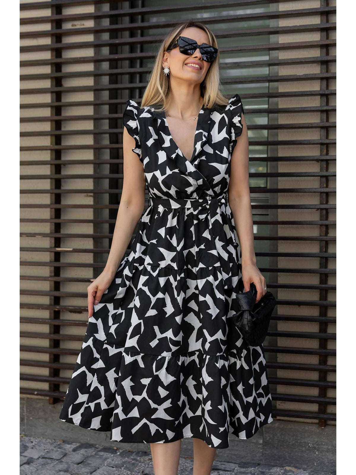 Black V-Neck Midi Dress with Belt | D56 - view 4