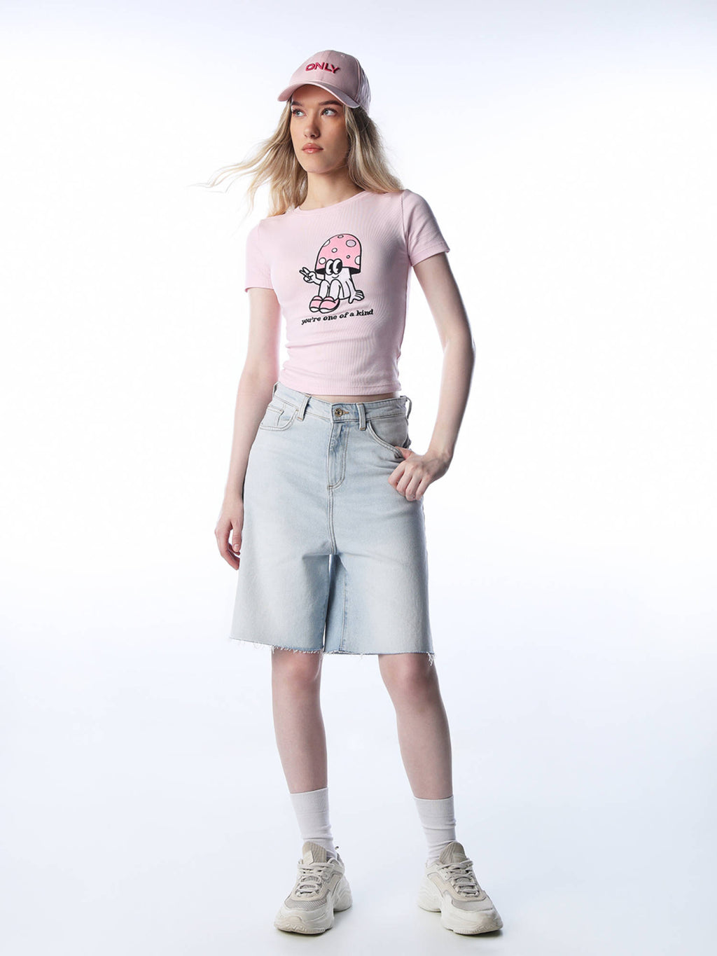 Women Embroidered Slim Fit Pink T-Shirt | O24 - view 3