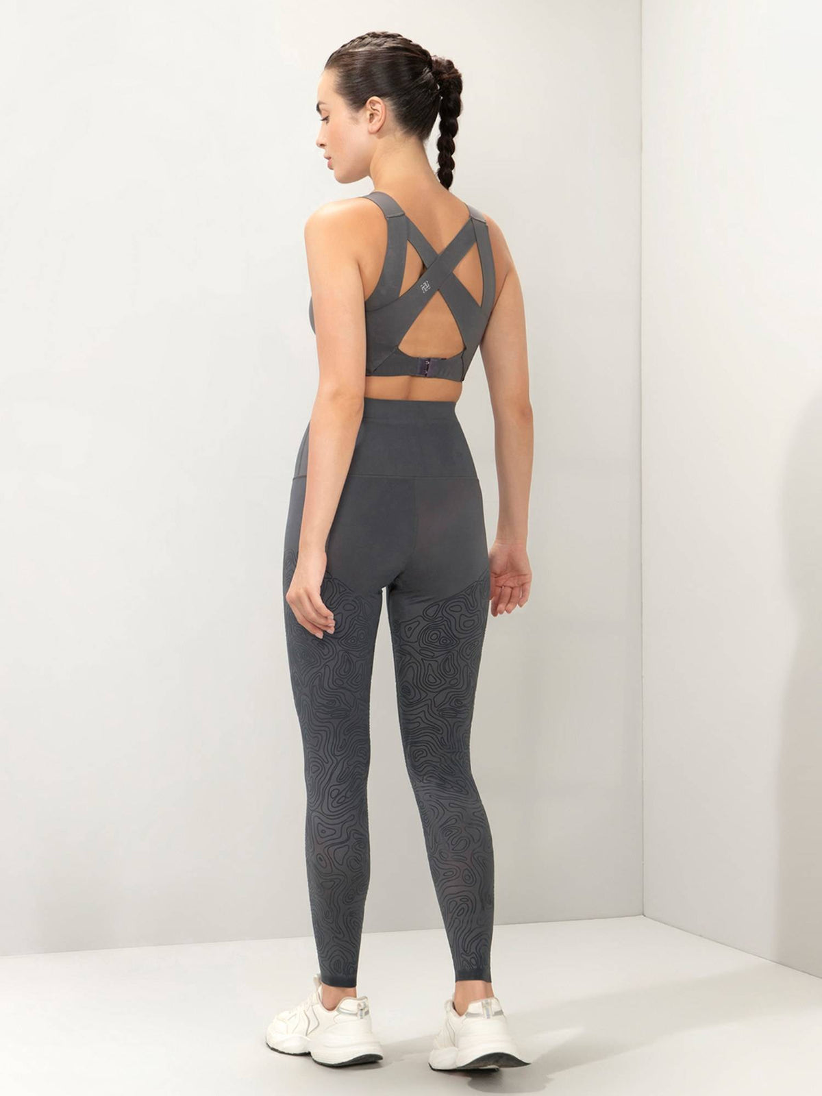 Women Black Round Neck High Impact Bonded Sports Bra with Criss Cross Back | sb09 - view 12