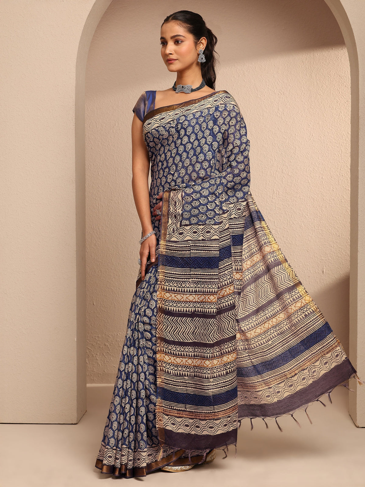 Libas Blue Paisley Printed Cotton Saree With Unstitched Blouse Piece