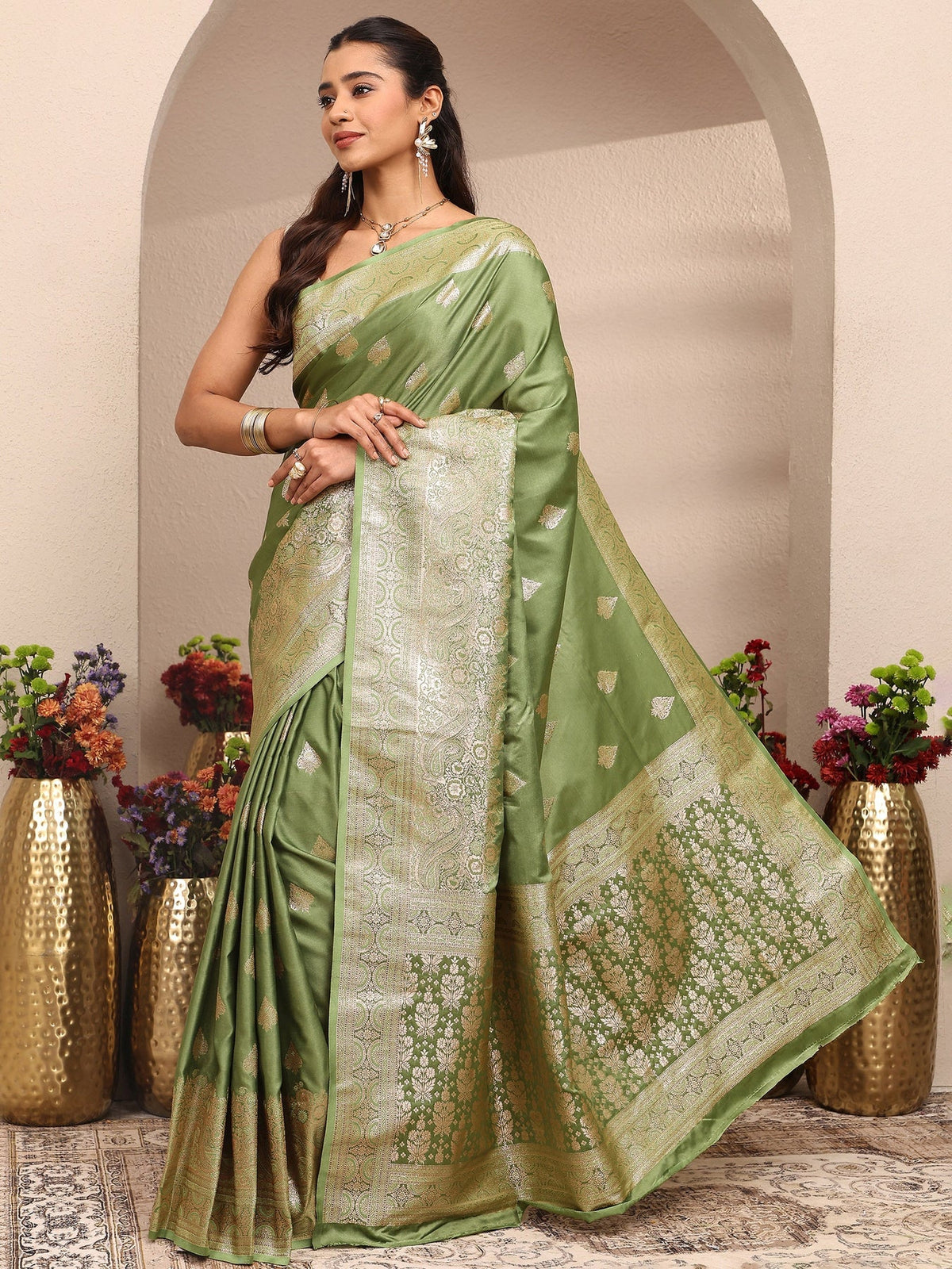 Libas Green Woven Design Banarsi Silk Blend Saree With Unstitched Blouse Piece S45