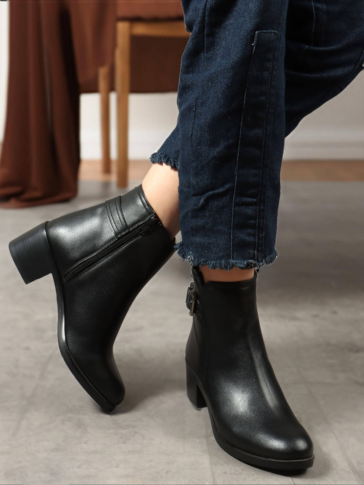 Black Solid Zip Party Wear Women's Buckle Boots | BT61 - view 2