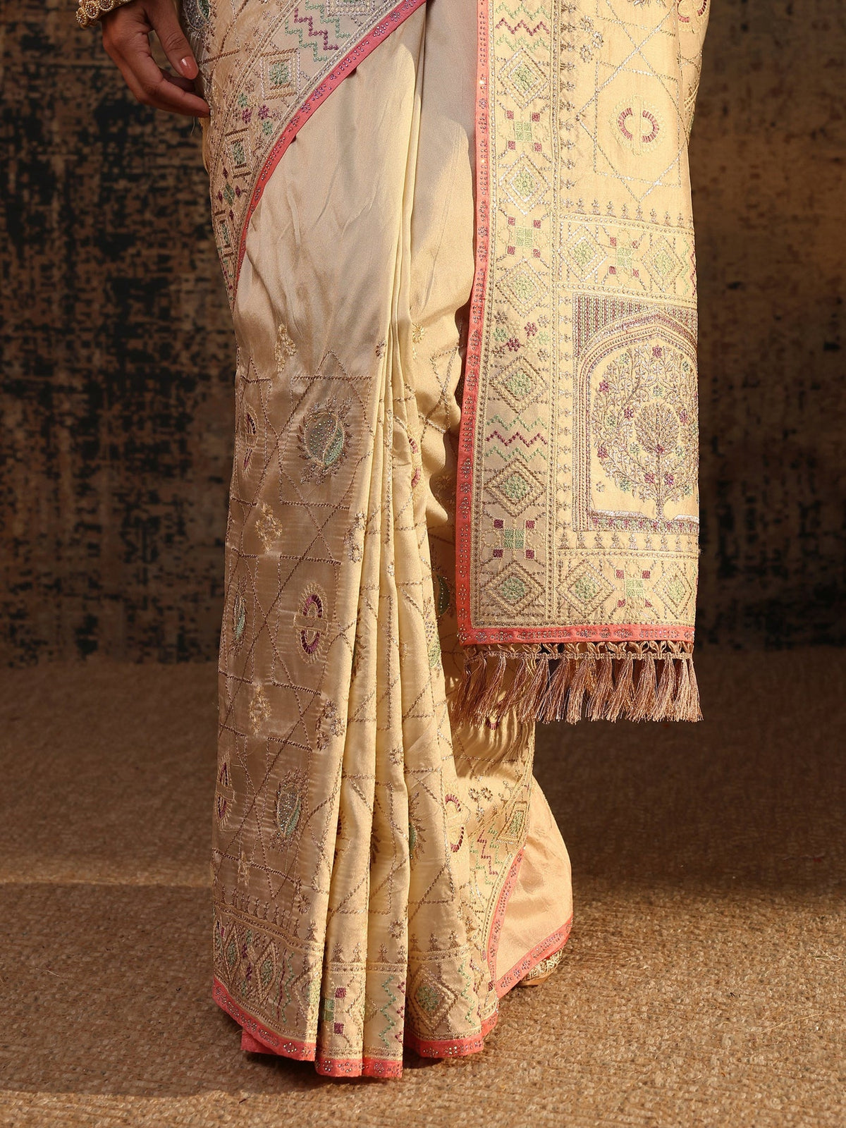 Libas Cream Ethnic Motifs Embroidered Silk Blend Saree With Unstitched Blouse Piece S45