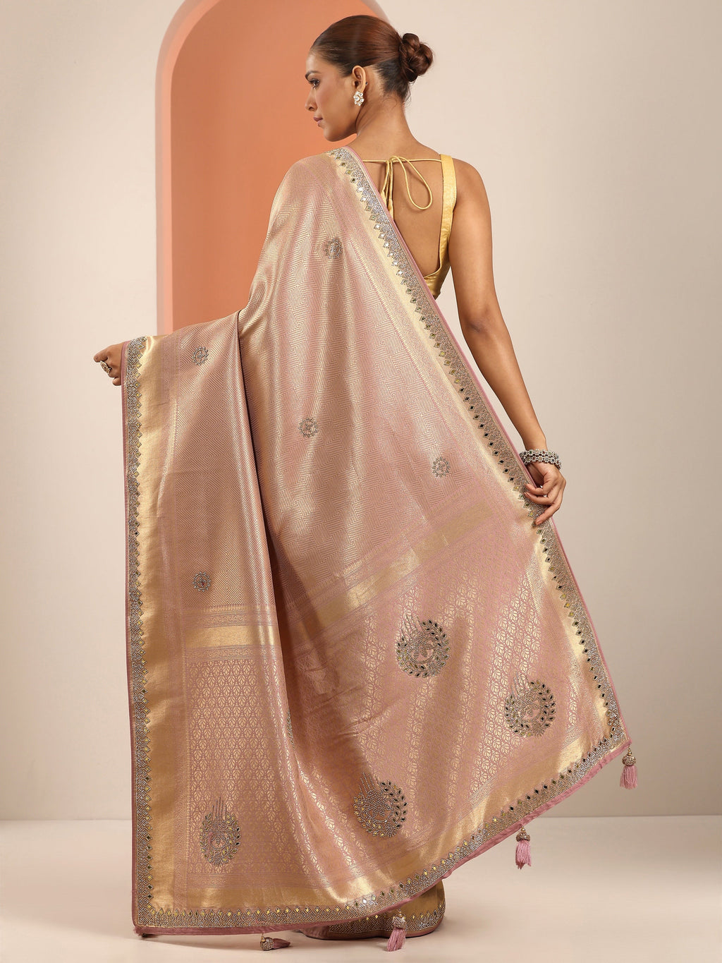 Libas Peach Silk Blend Saree With Unstitched Blouse Piece