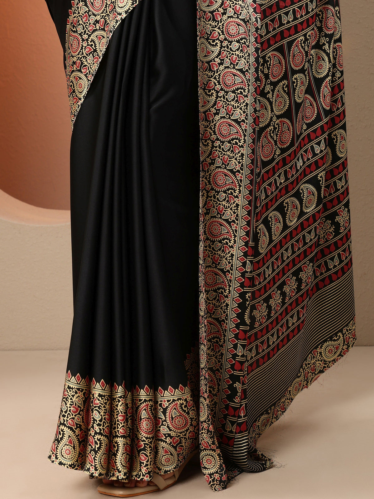 Libas Black Solid Satin Saree With Unstitched Blouse Piece