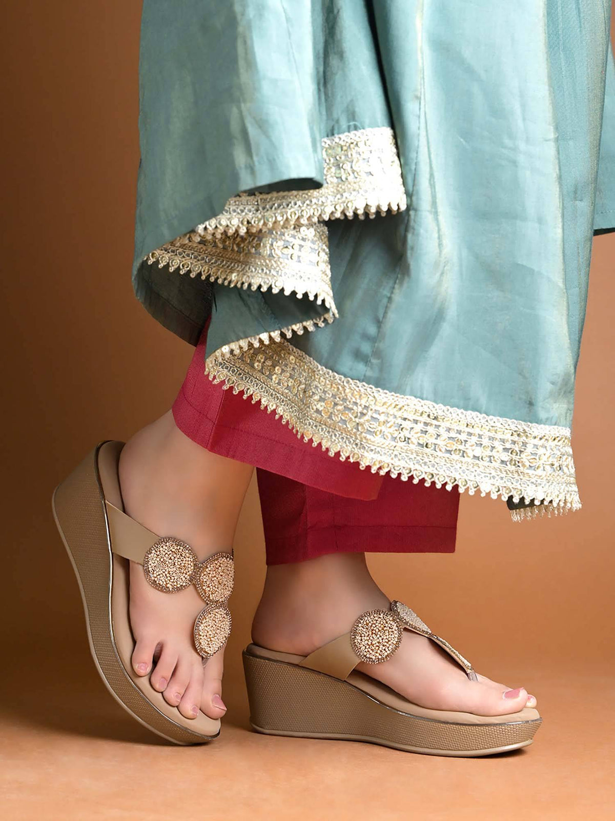 Golden Elegant Beaded Wedges | H78 - view 2