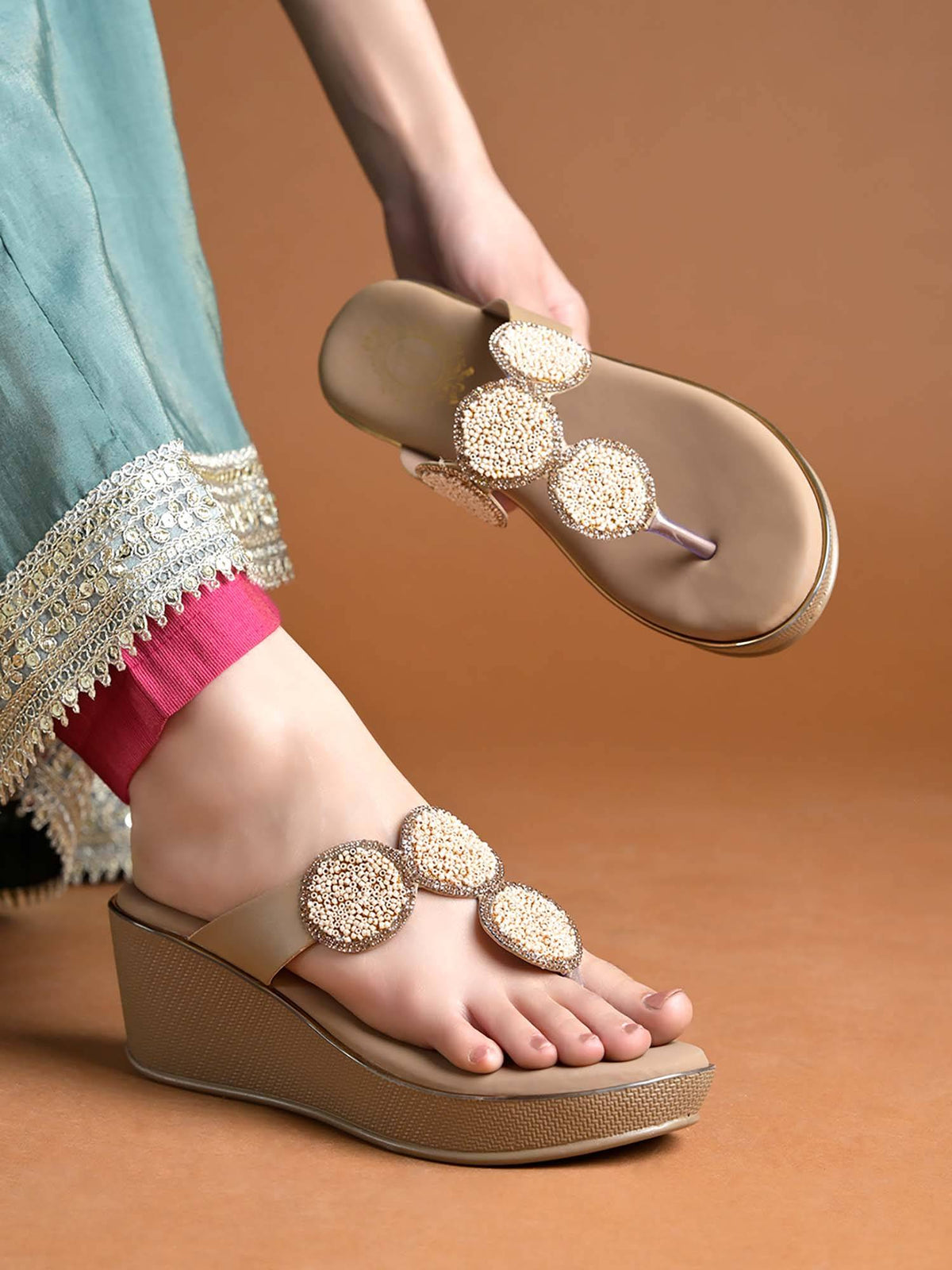 Golden Elegant Beaded Wedges | H78 - view 5