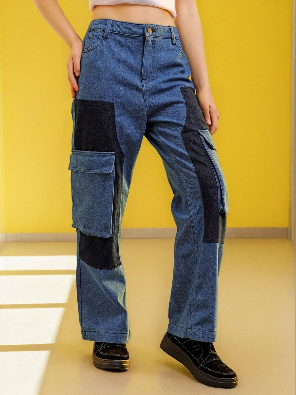 Women Relaxed Fit Colorblock Mid Rise Denim Cargo Blue Jeans | BG78 - view 4