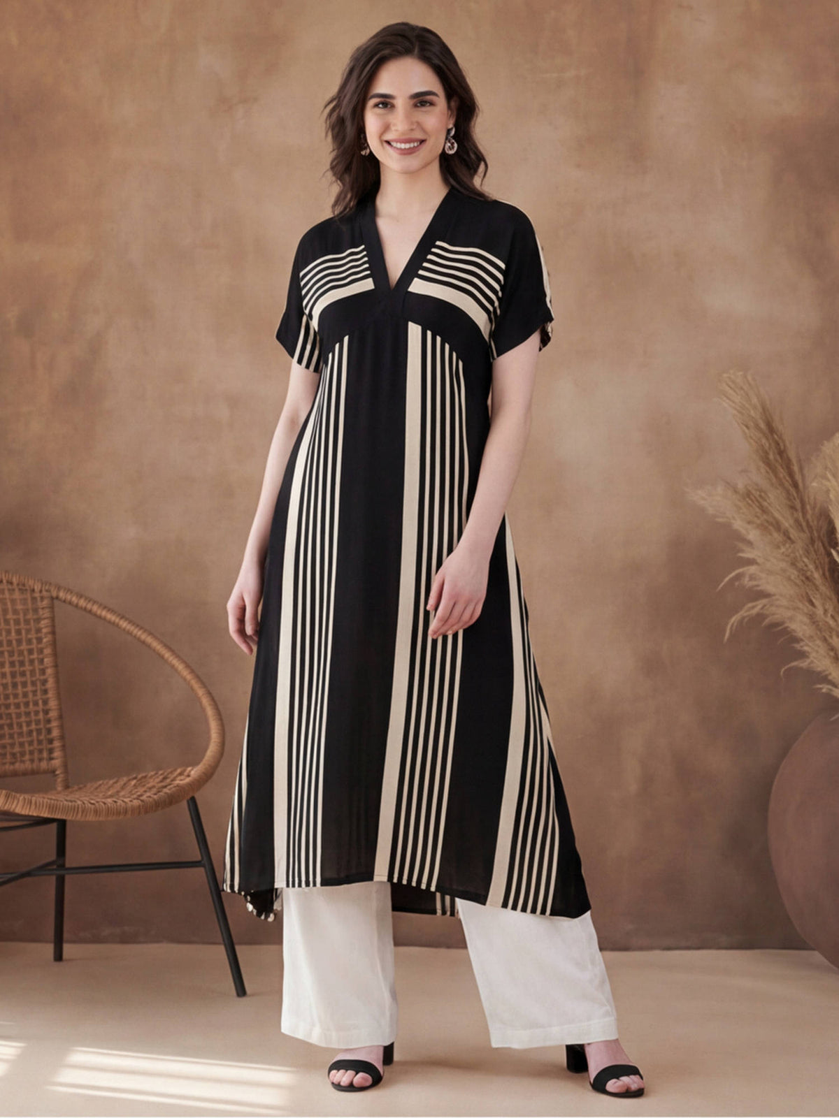 Black Viscose Rayon Stripes Printed Kurta | KDG - view 1
