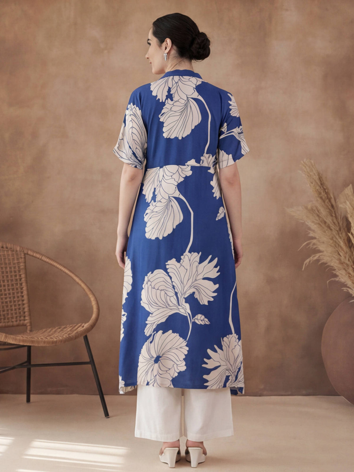 Blue Viscose Rayon Floral Printed Kurta | U3S - view 3