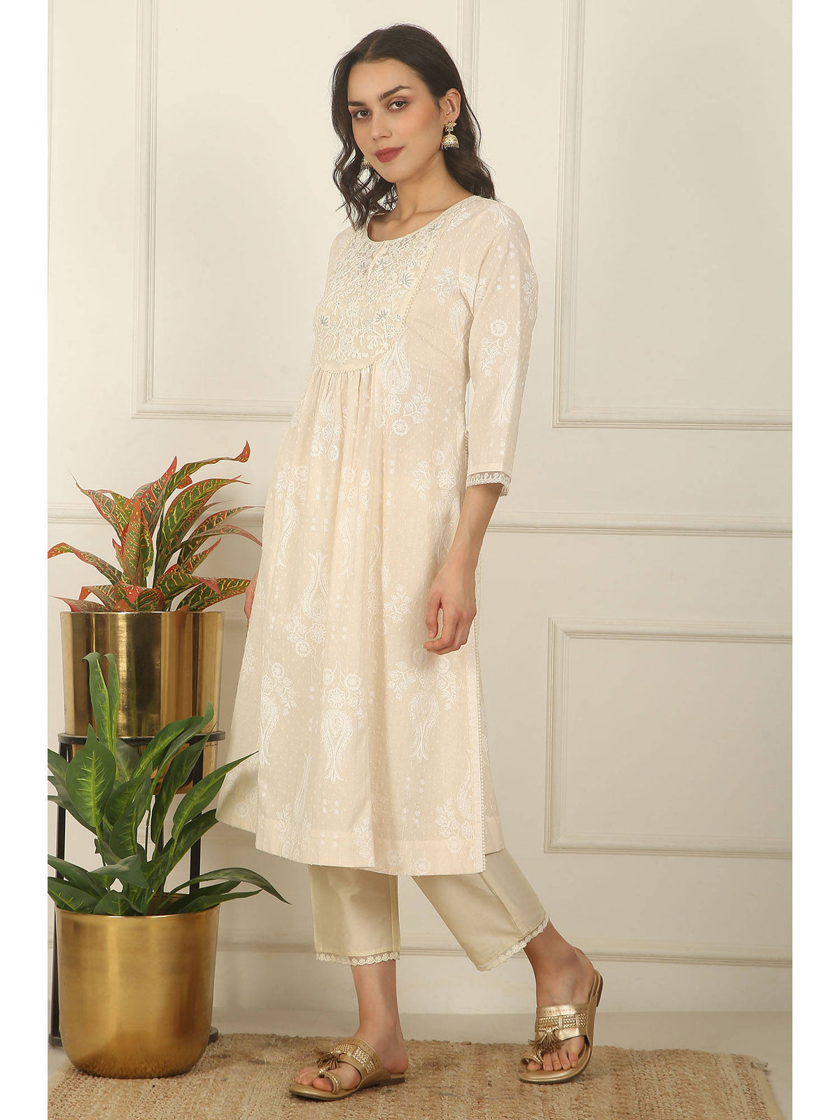 Daisy White Floral Printed Pure Cotton A-Line Kurta | FY93 - view 4