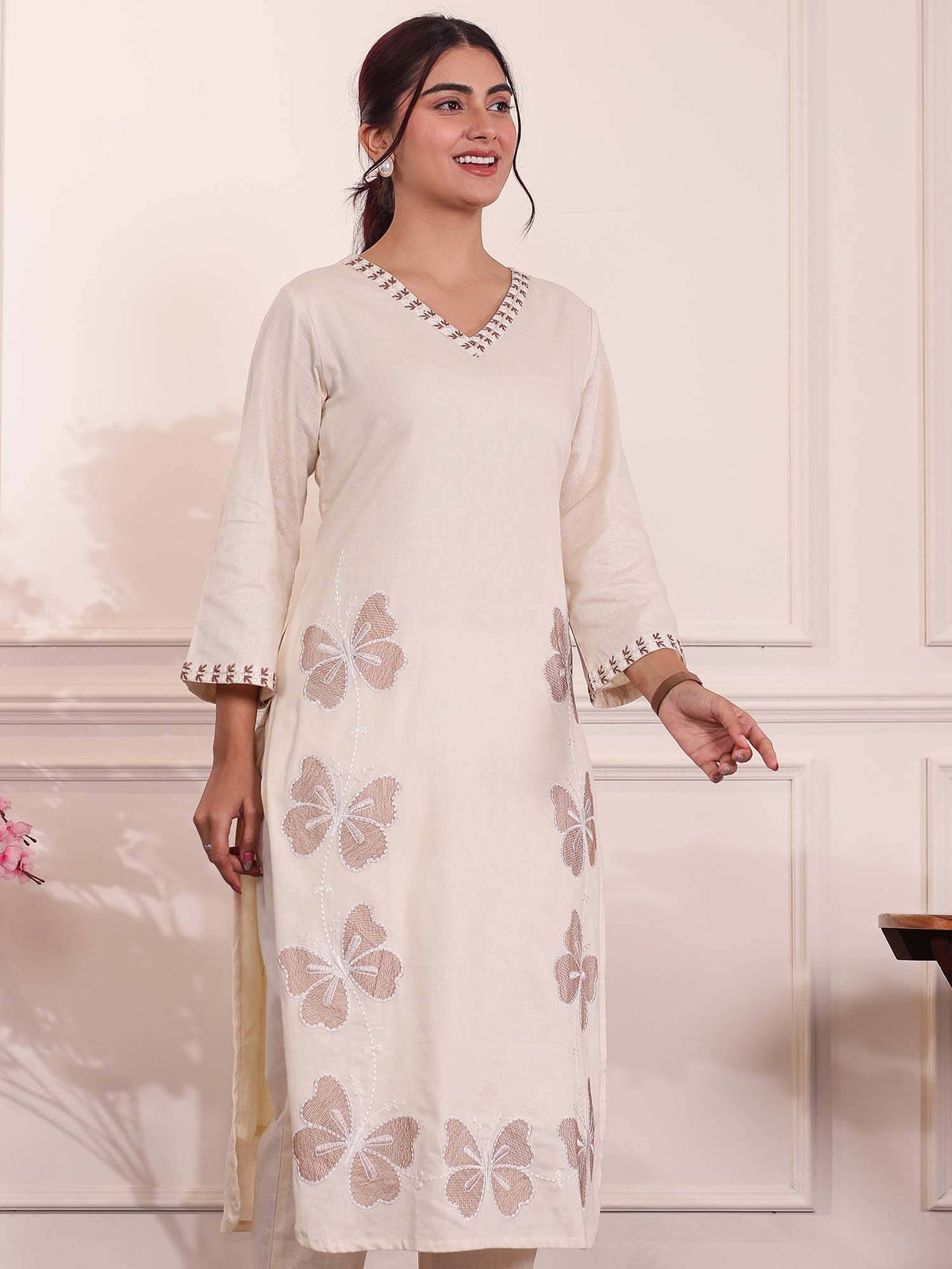 Women Off White Pure Cotton Embroidered Kurta | KDG - view 3