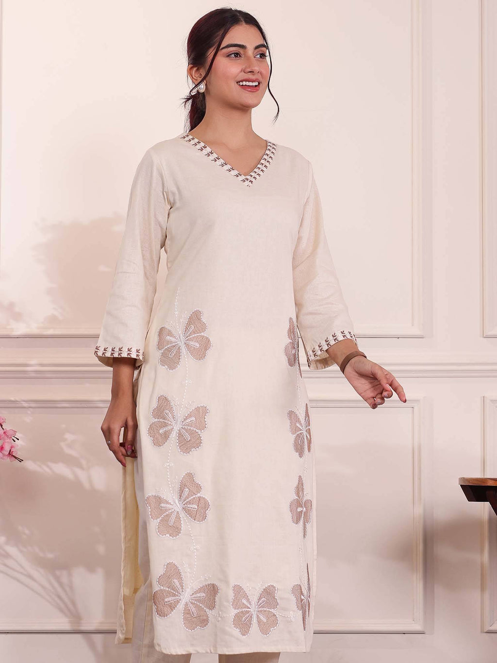 Women Off White Pure Cotton Embroidered Kurta | FY93 - view 3